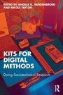 "Kits for Digital Methods: Doing Sociotechnical Research" steht im Vordergrund. Oben Pflanzen, Kamera, Laptop.