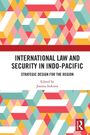 Buchtitel: "International Law and Security in Indo-Pacific". Herausgeber: Joanna Siekiera. Buntes geometrisches Muster.