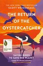 "THE RETURN OF THE OYSTERCATCHER" von Scott Weidensaul. Illustration: Vogel im Wasser mit dramatischem, orangefarbenem Himmel.
