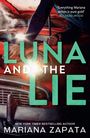„Everything Mariana writes is pure gold“ – Ali Hazelwood. „Luna and the Lie“. Hände arbeiten an einem Auto.