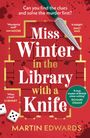 „Miss Winter in the Library with a Knife“, roter Hintergrund, Blutspuren, Messer, Würfel, Labyrinth, von Martin Edwards.