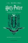 Grüner Hintergrund mit Text: "J.K. Rowling, Harry Potter and the Philosopher's Stone, Slytherin". Illustration: Schlange und Wappen.
