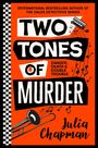 "Two Tones of Murder" groß, darunter "Danger, Death & Double Trouble". Illustrationen von Musiknoten, einem Bus und einer Trompete.