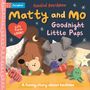 „Matty and Mo: Goodnight Little Pups.“ Zwei schlafende Welpen mit Kuscheltieren, Mond und Sterne im Hintergrund.