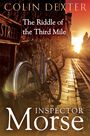 „The Riddle of the Third Mile“, Fahrrad lehnt an Wand in der Abendsonne auf einer gepflasterten Straße.