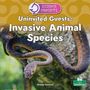 "Uninvited Guests: Invasive Animal Species" steht auf einem Buchcover mit einem Bild einer Schlange auf einem Ast.