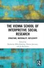 "The Vienna School of Interpretive Social Research" steht zusammen mit den Herausgebernamen auf einem Cover mit abstraktem blau-gelbem Hintergrund.