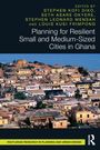 "Planning for Resilient Small and Medium-Sized Cities in Ghana" über bebaute Küstenlandschaft.