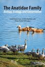 "The Anatidae Family: Biology, Ecology, and Conservation" von Ashish Kumar Arya, Archana Bachheti, Vinaya Kumar Sethi. Im Vordergrund schwimmende Enten.