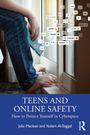 "TEENS AND ONLINE SAFETY" auf blauem Hintergrund. Füße und Handy, umgeben von Chatblasen mit Emojis und Abkürzungen.