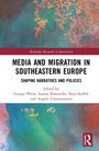 "Media and Migration in Southeastern Europe" steht oben. Darunter: "Shaping Narratives and Policies". Bunter Hintergrund.