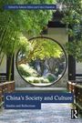 "China's Society and Culture: Studies and Reflections" von Sabaree Mitra und Usha Chandran. Ein runder Gartenbogen mit Bambus.
