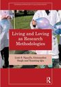 "Living and Loving as Research Methodologies" von Linh S. Nguyễn, Girinandini Singh und Yuanting Qiu. Menschen in weißen Kitteln mit Ballons.