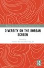 "Diversity on the Korean Screen", bearbeitet von Yonson Ahn und Dal Yong Jin. Rotes, geschwungenes Muster im Hintergrund.