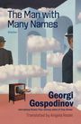 "The Man with Many Names", Georgi Gospodinov, Übersetzung: Angela Rodel. Illustration: Männer mit Hüten, Wolken und Bögen.