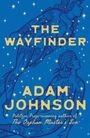 „THE WAYFINDER“ und „ADAM JOHNSON“ in großen Buchstaben auf blauem Hintergrund mit Sternen und zwei gezeichneten Figuren.