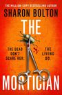 "THE DEAD DON'T SCARE HER. THE LIVING DO." Text, orange Hintergrund, Klammer mit Käfer und Blutspritzer.