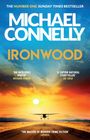 "The Number One Sunday Times Bestseller" steht oben. Darunter "Michael Connelly" und "Ironwood". Flugzeug und Sonnenuntergang.