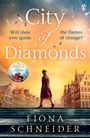 „City of Diamonds“, „Will their love ignite the flames of change?“. Ansicht von Gebäuden mit einer Person in einem Mantel.