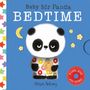 "Baby Mr Panda BEDTIME" steht oben, "Push, pull and slide!" auf rotem Kreis. Ein Panda mit Pyjama, Teddybär, Mond und Sterne.