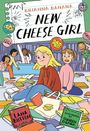 "BRIANNA BANANA NEW CHEESE GIRL" steht auf einem Notizblatt. Illustration: Mädchen in chaotischer Bibliothek mit Büchern.