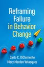 „Reframing Failure in Behavior Change“ von Carlo C. DiClemente und Mary Marden Velasquez. Gelbes Papierflugzeug.