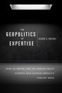 "The Geopolitics of Expertise" von Negar S. Razavi. Unten: Iran, US Empire und die Außenpolitik-Experten Amerikas.

Dunkler Raum, Deckenlicht.