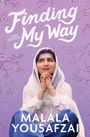 „Finding My Way Teen Edition“ steht in kräftiger Schrift über einem porträtierten Mädchen in weißem Schal vor lilafarbenem Hintergrund mit Blüten.