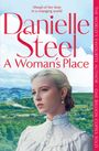 "Ahead of her time in a changing world. Danielle Steel. A Woman’s Place." Junge Frau vor Landschaft mit Bergen.