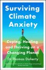 "Surviving Climate Anxiety" Cover mit einem Menschen auf einem grünen Berg vor einem farbenfrohen Himmel.