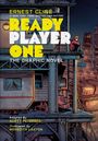 "Ready Player One: The Graphic Novel" von Ernest Cline. Junge sitzt auf Containerstapel in dystopischer Stadt.