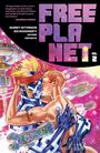 „FREE PLANET VOL 2“ in großen Buchstaben. Zwei Figuren küssen sich leidenschaftlich vor einem futuristischen Hintergrund.