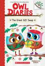 "OWL DIARIES", "The Great Gift Swap". Zwei bunte Eulen mit Geschenken, winterlich gekleidet, auf einem Ast. Illustration.