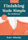 "Finishing Made Simple for Knitters," von Kate Atherley. Gezeigte gestrickte Nahtarbeit mit Nadel und Garn.