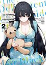 "The Delinquent Girl Beside Me Suddenly Dyed Her Hair Black?!". Eine junge Frau mit langen schwarzen Haaren hält einen Teddybär.