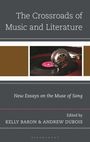 "The Crossroads of Music and Literature", "New Essays on the Muse of Song", von Kelly Baron & Andrew Dubois. Vintage-Mikrofon.