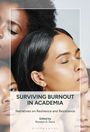 SURVIVING BURNOUT IN ACADEMIA. Frauen mit geschlossenen Augen, nah aneinander, wirken entspannt.