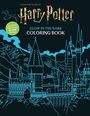 "From the Films of Harry Potter: Glow-in-the-Dark Coloring Book". Illustration von Hogwarts mit Bergen im Hintergrund.