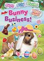 Texte in bunten Buchstaben: "Super Silly Stickers", "Bunny Business!", "700+ Stickers". Ein Hase mit Hut, Küken, Schoko-Hase, Eier.