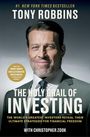 #1 NEW YORK TIMES BESTSELLER. TONY ROBBINS. THE HOLY GRAIL OF INVESTING. Gesicht eines Mannes in Anzug und Krawatte.