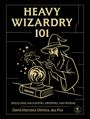 "HEAVY WIZARDRY 101" über einem Zauberer, der mit einer Glaskugel hantiert, darunter IT-Begriffe. Entwurf im Stil einer Illustration.