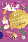 Text: "Alice's Adventures in Wonderland, Lewis Carroll." Lila Hintergrund mit fallender Alice, Blättern, Hut, Tasse, Uhr.