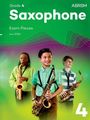 „Grade 4 Saxophone Exam Pieces from 2026“. Drei Kinder mit Saxophonen lächelnd vor grünem Hintergrund.