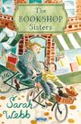 "The Bookshop Sisters" und "Sarah Webb". Illustration von zwei Frauen mit Fahrrädern vor einem Buchladen.