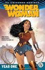 Text: "Wonder Woman", "Year One". Illustration einer starken Frau in Rüstung mit Lasso, dramatischer Himmel im Hintergrund.