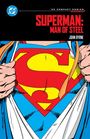 Text: "SUPERMAN: MAN OF STEEL", "JOHN BYRNE". Illustration von Superman, der sein Hemd aufreißt, um das "S"-Symbol zu zeigen.