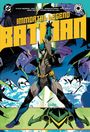 "IMMORTAL LEGEND BATMAN" in großen Buchstaben. Batman steht heroisch mit erhobener Hand. Fledermäuse fliegen im Hintergrund.