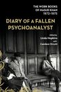 „The Work Books of Masud Khan 1972-1975. Diary of a Fallen Psychoanalyst.“ Ein Schwarzweißfoto von drei sitzenden Personen.