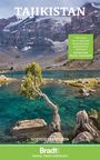 "Tajikistan" steht oben. Zitat von Adventure Travel, Autorenname: Sophie Ibbotson. Darunter ein Bergsee mit Bergen im Hintergrund.