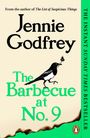 Text: "Jennie Godfrey", "The Barbecue at No. 9". Eine Elster trägt ein brennendes Streichholz im Schnabel.